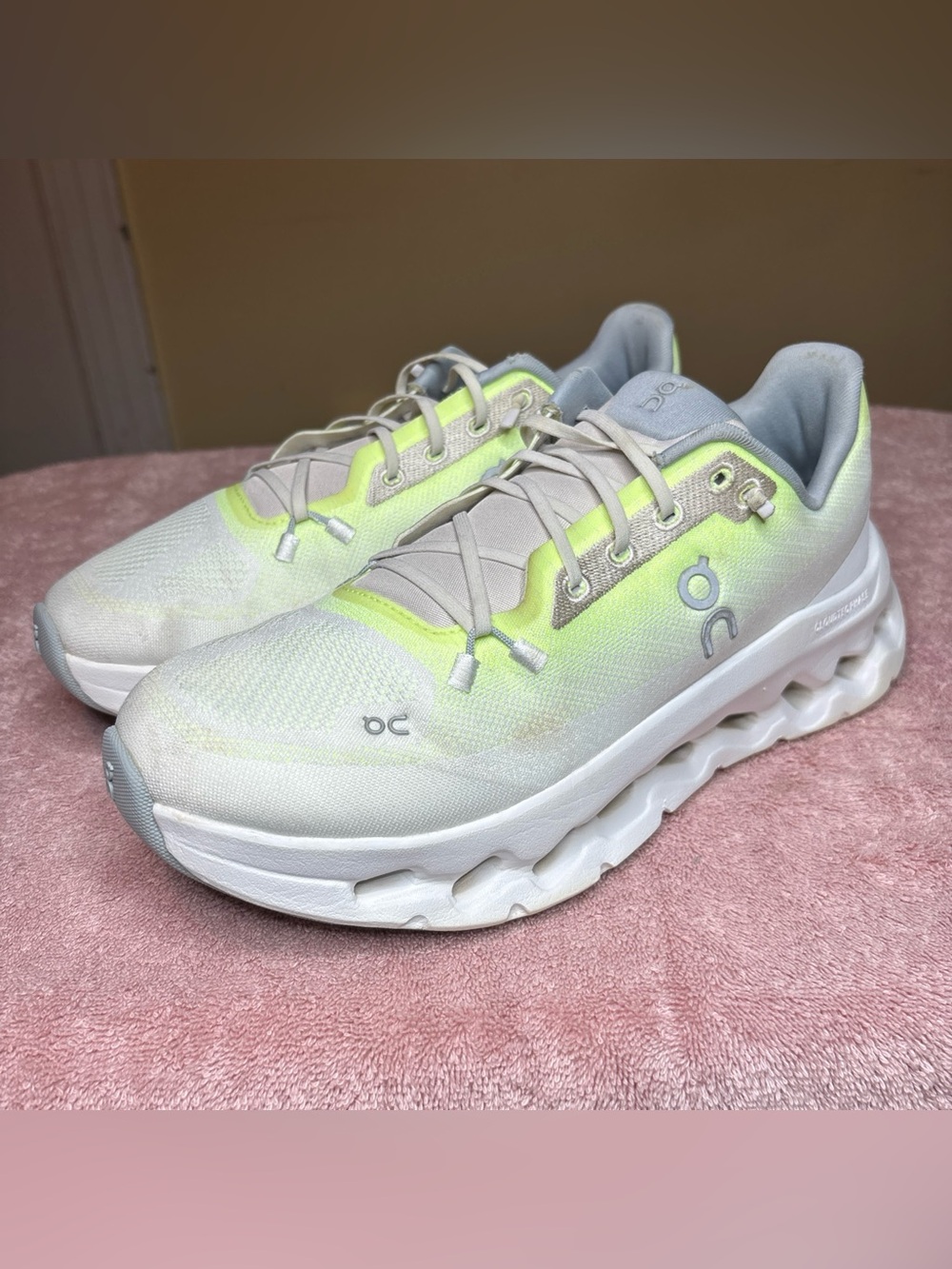 On Cloudtilt Womens Size 8.5 Lime Ivory Athletic Running Walking Shoes Sneakers